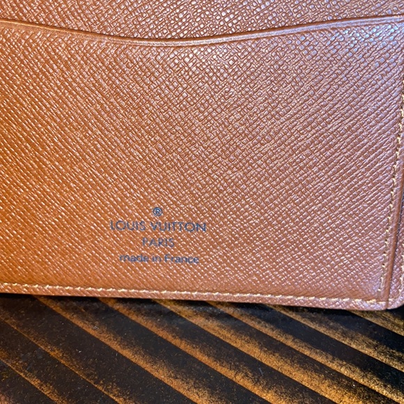Louis Vuitton Wallet - Picture 12 of 17